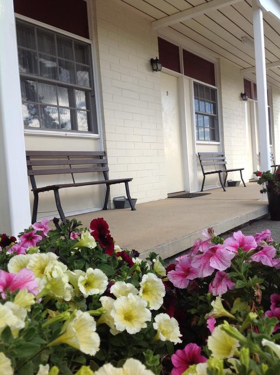 Colonial Lodge Motor Inn Yass Zimmer foto
