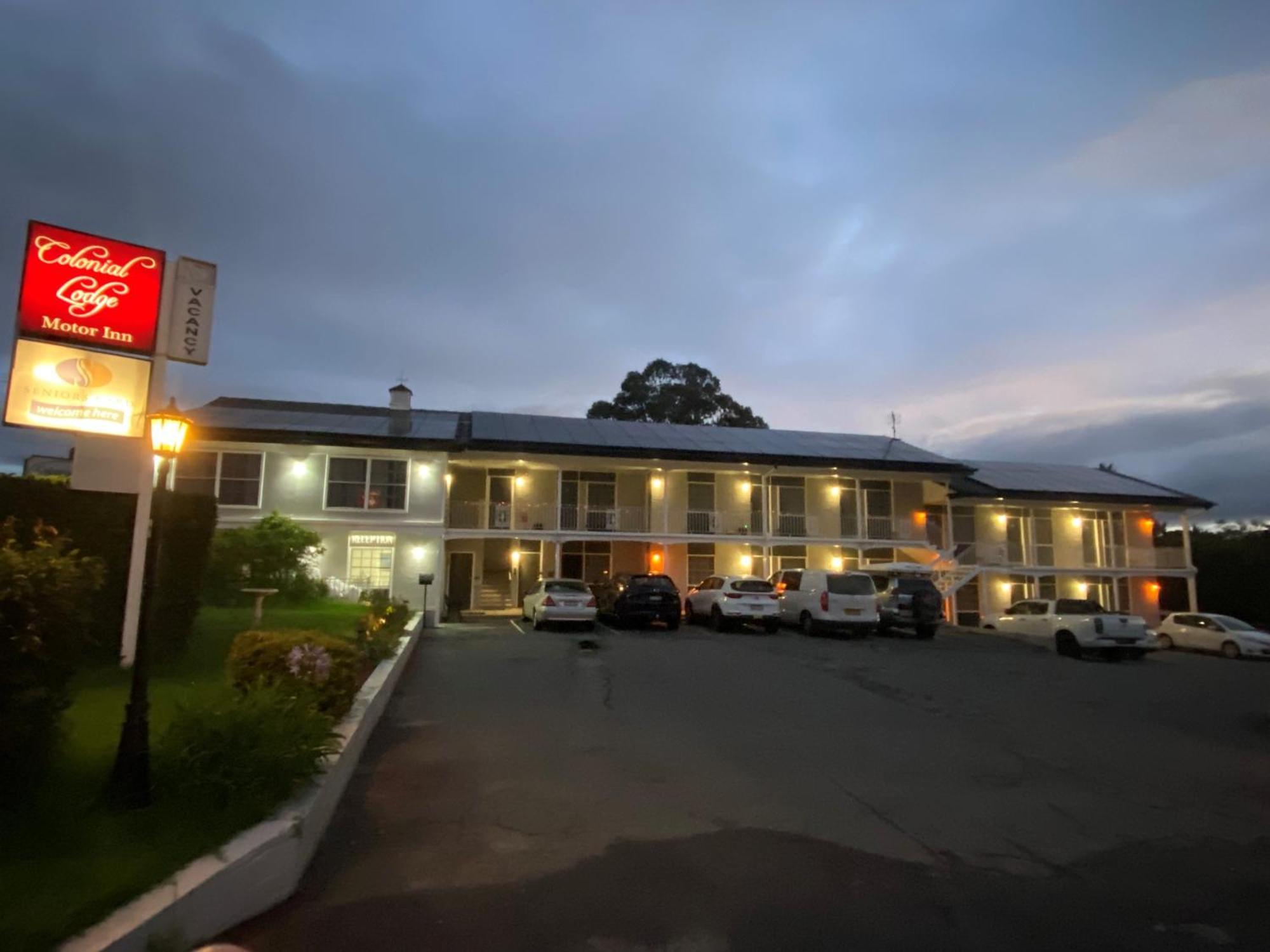 Colonial Lodge Motor Inn Yass Exterior foto