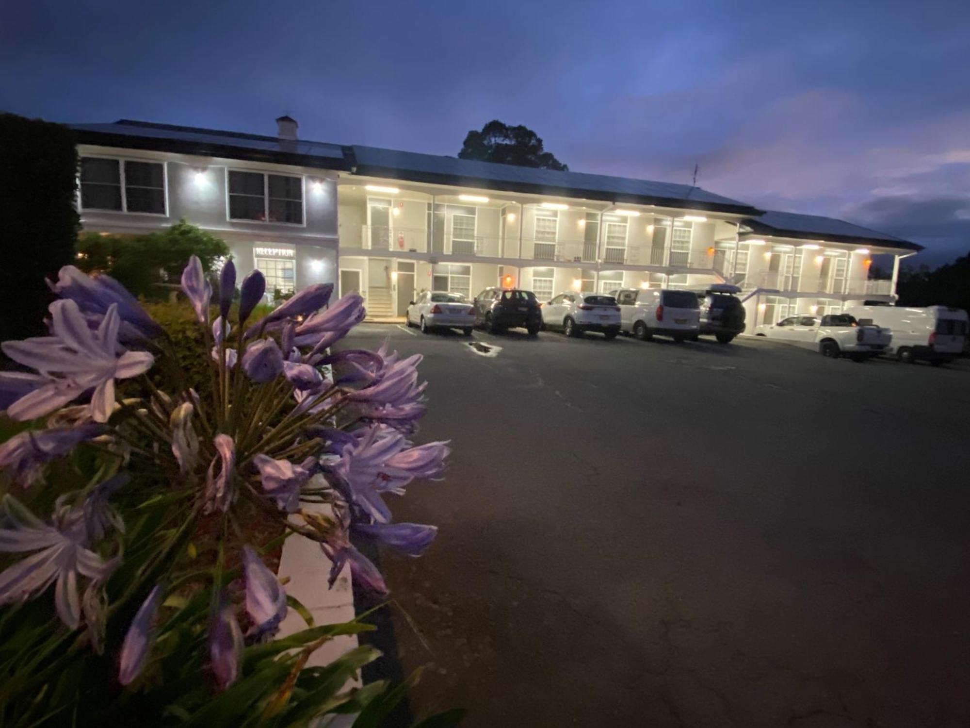 Colonial Lodge Motor Inn Yass Exterior foto