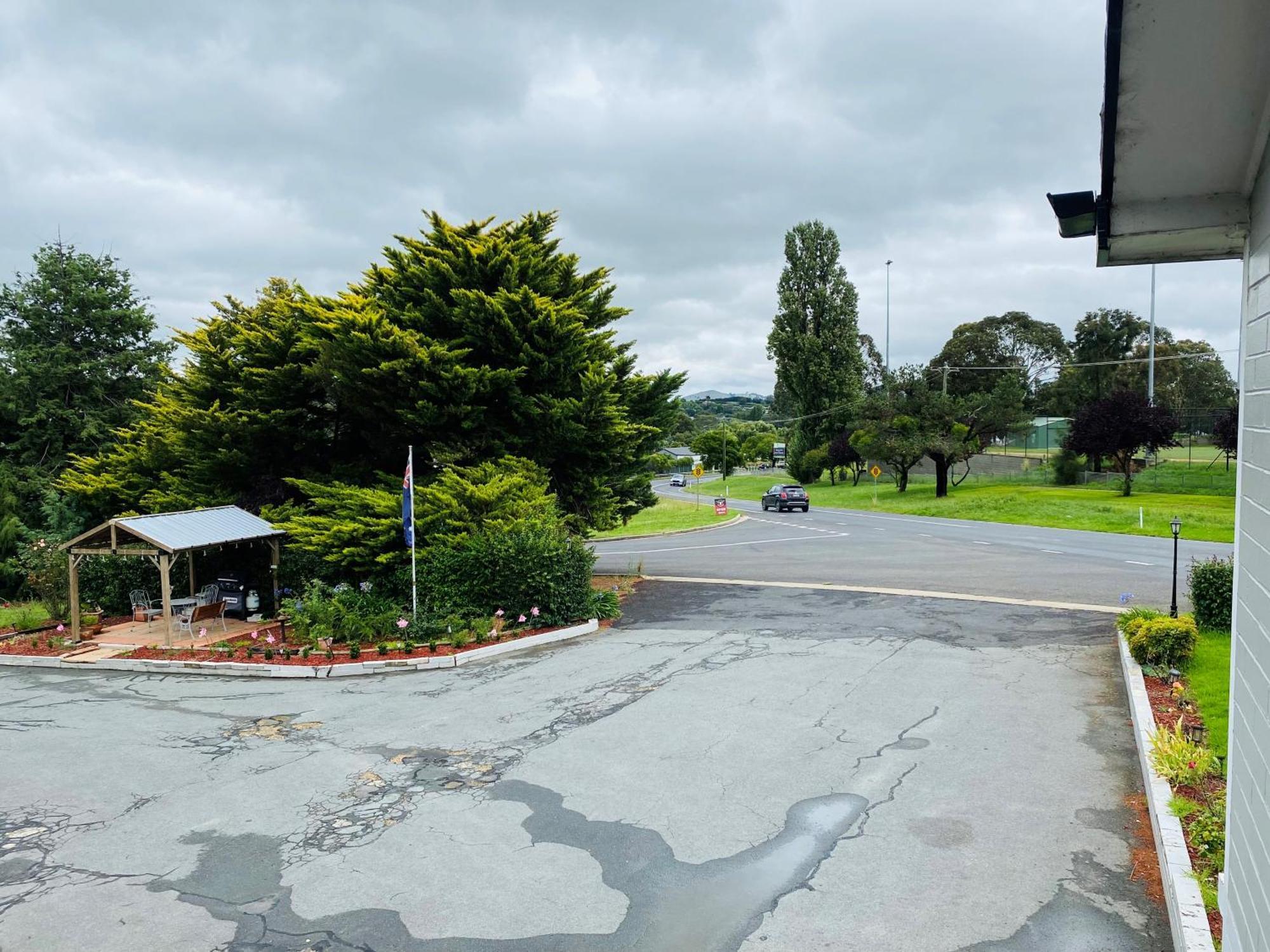 Colonial Lodge Motor Inn Yass Exterior foto