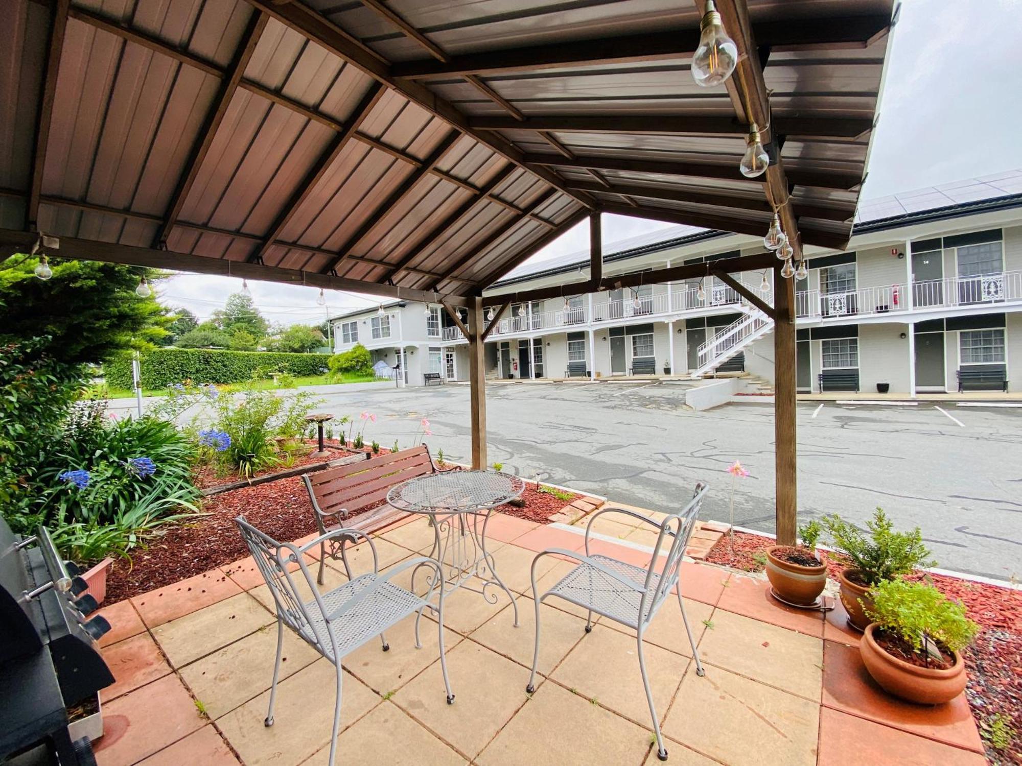 Colonial Lodge Motor Inn Yass Exterior foto